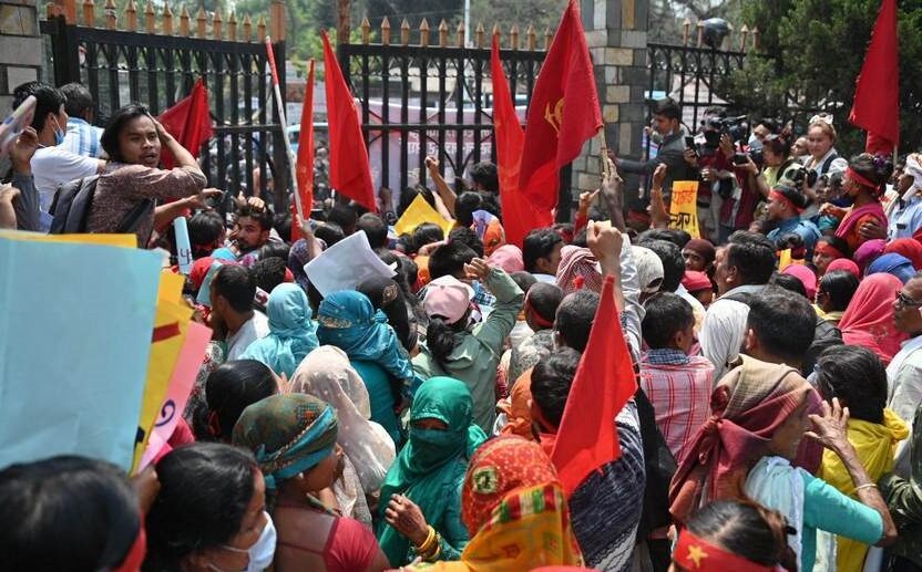 मिटरब्याज सम्बन्धी कानुन तत्काल पारित गर !