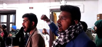 निर्वाचन कार्यालय परिसरमै लाग्यो– निर्वाचन बहिस्कारको नारा