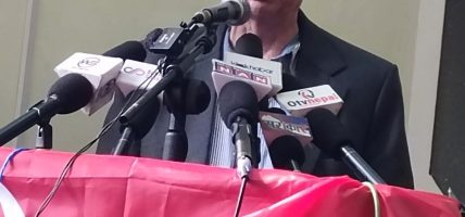 सरकार फासिवादी शैलीमा चलिरहेको छ : सीपी गजुरेल