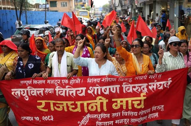 लघुवित्तीय तथा वित्तीय शोषण विरुद्ध राजधानी न्याय मार्चको आज छैठौं दिन : आज ४ बजे वार्ता हुँदै, आजको न्याय मार्चको नेतृत्व गर्दै हुकुम खड्का लघुवित्तीय तथा वित्तीय शोषण विरुद्ध राजधानी न्याय मार्चको आज छैठौं दिन : आज ४ बजे वार्ता हुँदै, आजको न्याय मार्चको नेतृत्व गर्दै हुकुम खड्का