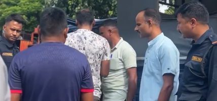 अनुमतिबिनै नेपालभित्र पसेर नेपाली नागरिक पक्राउ गर्न खोज्ने दुई भारतीय प्रहरी नियन्त्रणमा अनुमतिबिनै नेपालभित्र पसेर नेपाली नागरिक पक्राउ गर्न खोज्ने दुई भारतीय प्रहरी नियन्त्रणमा